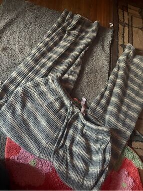 Women’s Wide-Leg Striped Knit Lounge Pants in Gray and Cream